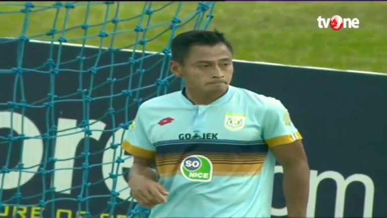 Video Detik – Detik meninggalnya Choirul Huda kiper Persela Lamongan !!